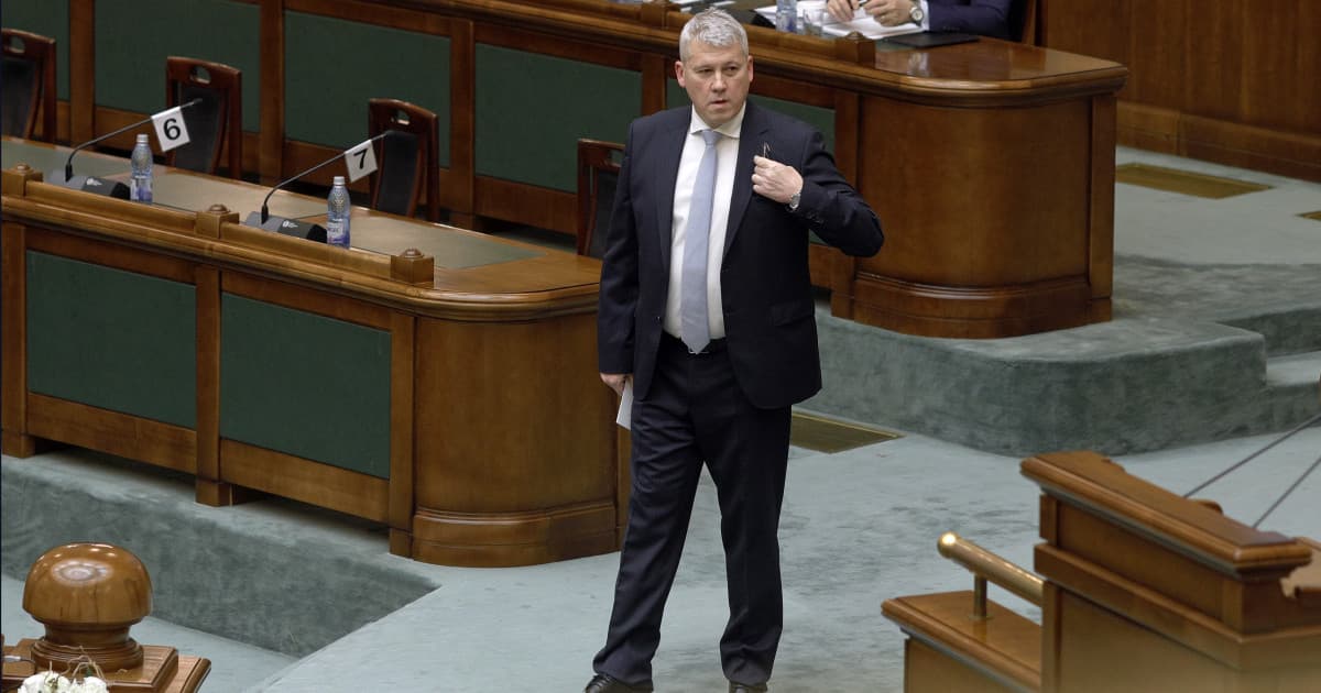 România: AUR atacă ministrul de Interne în moțiune simplă