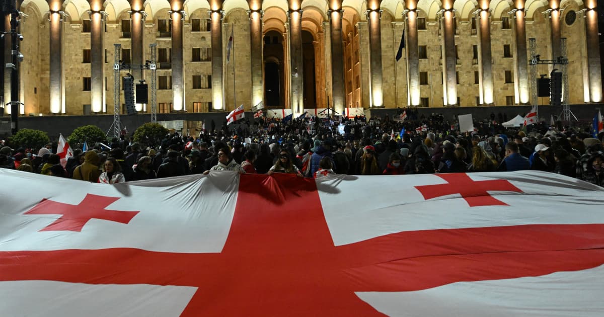 Georgia folosește arme chimice împotriva protestatarilor pro-UE